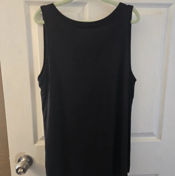 Women's V-Neck Black Tank Top - Picture 6 of 8